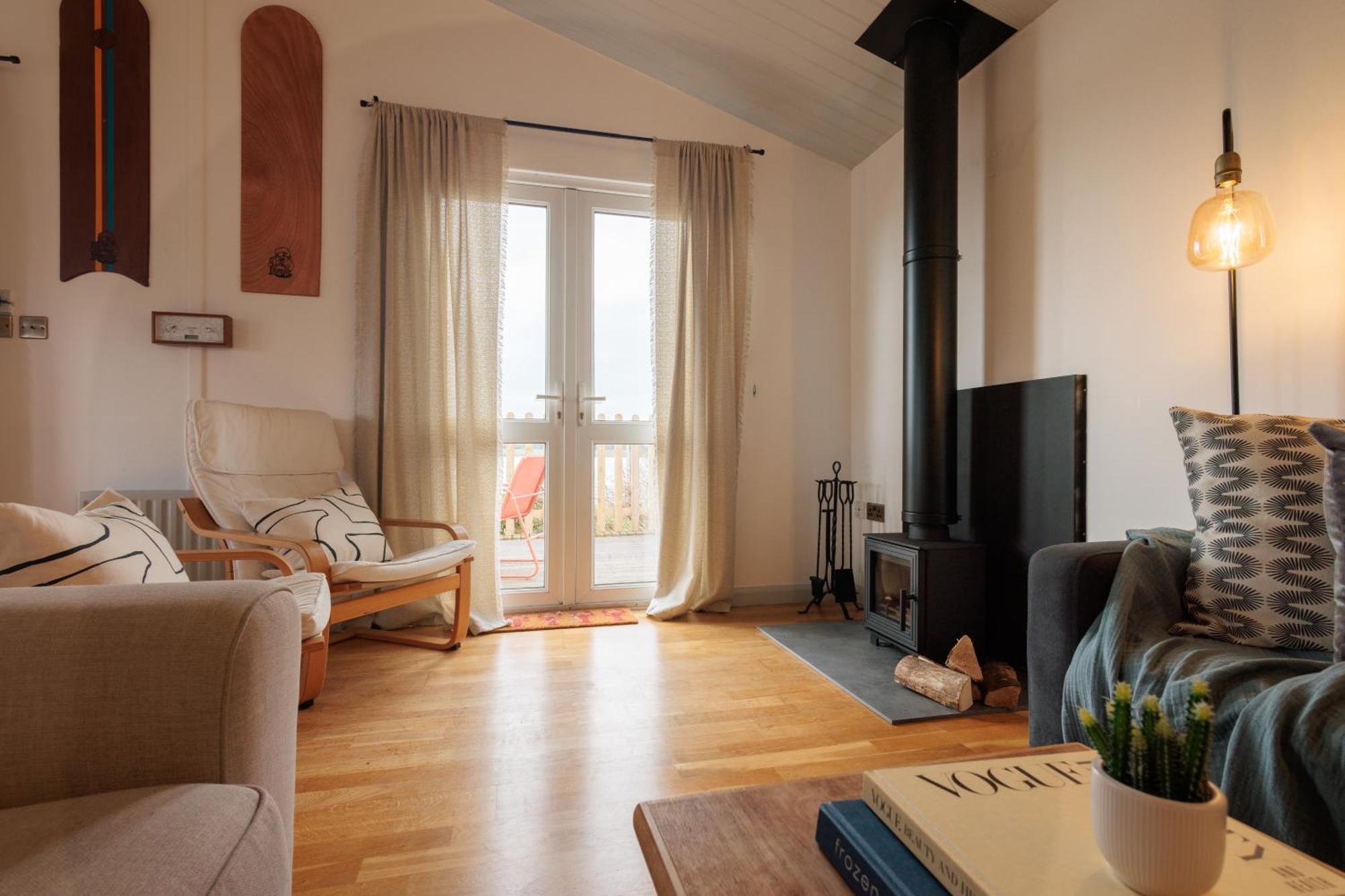 Вилла The Retreat, Waterfront & Log Burner Христчёрч Экстерьер фото
